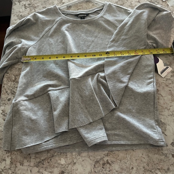 Women Project Runway Ruffle Sweatshirt Top Medium - Picture 7 of 7